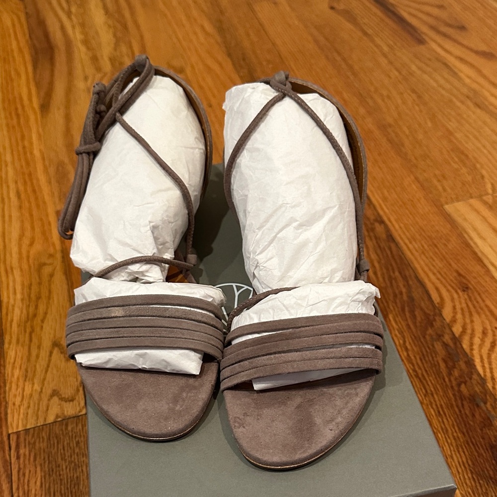 New in Box Coclico Cat Women’s Taupe Lace-Up Suede Sandals size 38.5